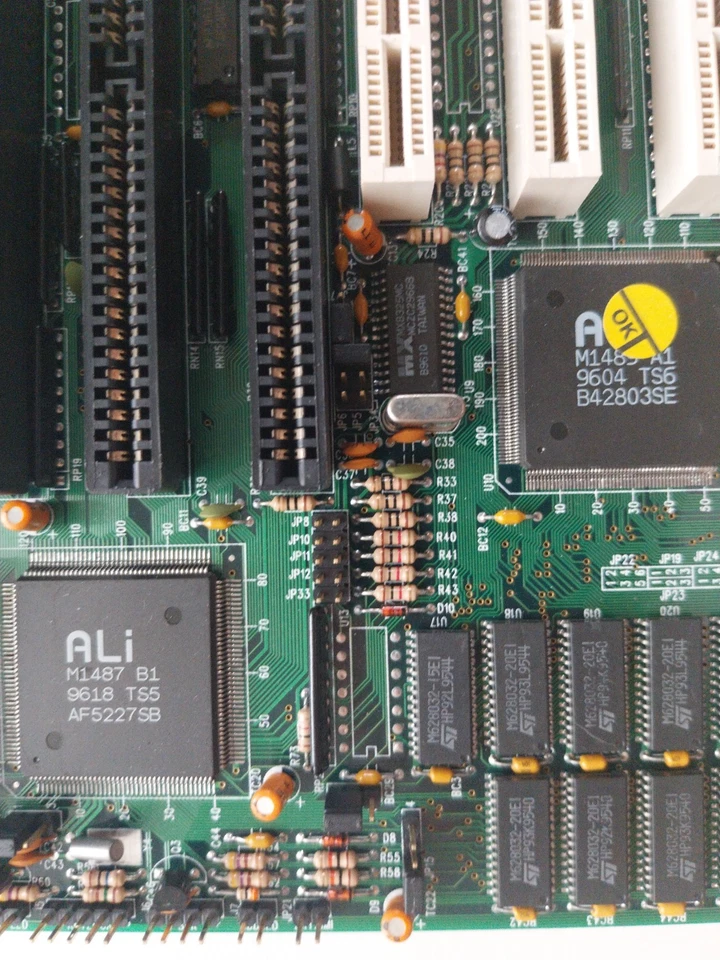 Socket 3 motherboard (PCI1487/89 M5113) + Cyrix DX4-100 + 32Mb EDO RAM - Image 3 of 4