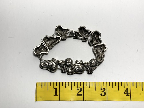 Vintage 1990’s Silver Tone Clasp Bracelet Basketball Hoops And Hi-Top Sneakers - Bild 7 von 8
