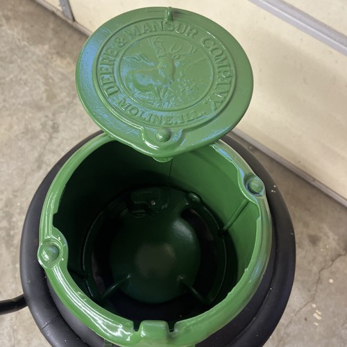 Antique Deere & Mansur Cast Iron Hopper with Cast Lid, Beautifully Restored! - Picture 6 of 7