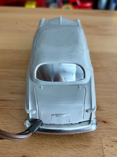 Vintage 1949 FORD Custom 4 DOOR 1/25 scale REMOTE CONTROL PROMO MODEL BY AMT - Picture 18 of 23
