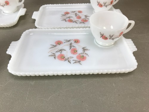 8 vintage Fire King Fleurette Milk Glass Pink Flower Plate & Cup Snack Set w Box - Picture 7 of 12