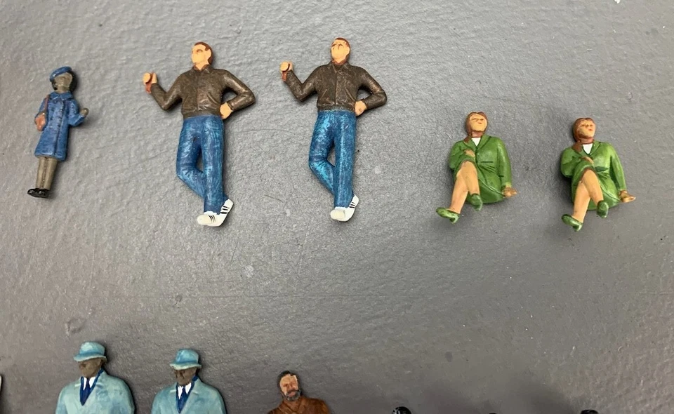 16X O Scale MTH RailKing Passengers Painted O1834 - Image 3 of 4