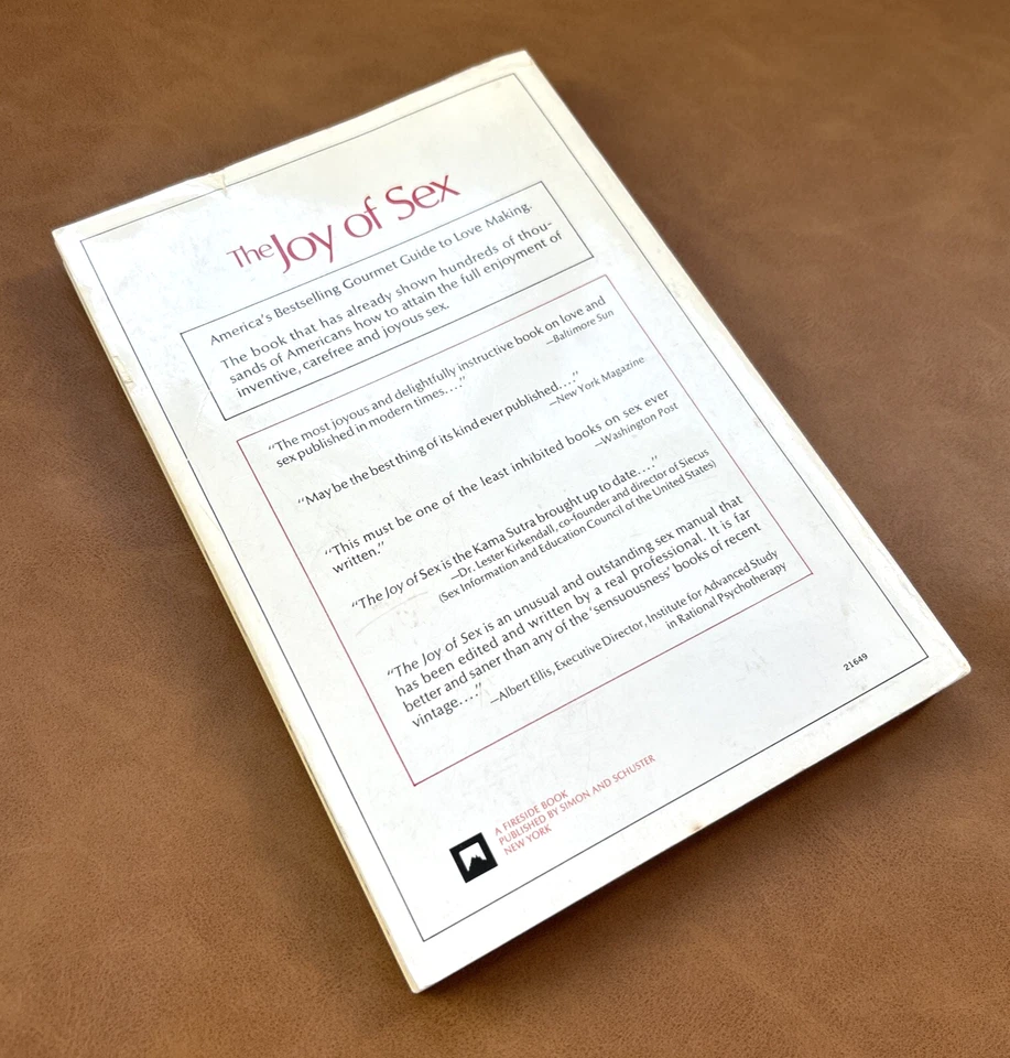 The Joy of Sex Love Making Alex Comfort Illustrated 1972 1st Print Paperbac Book - Imagem 2 de 4