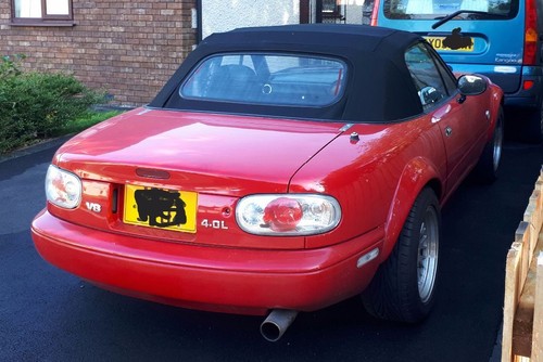 Mazda MX5 MK1 4.OL V8 - Picture 2 of 11