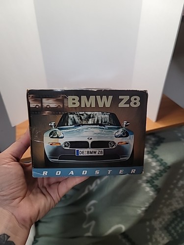 2000 BMW Z8 1/18 Scale Diecast Motormax No.#73106 Box Damage - Picture 12 of 14