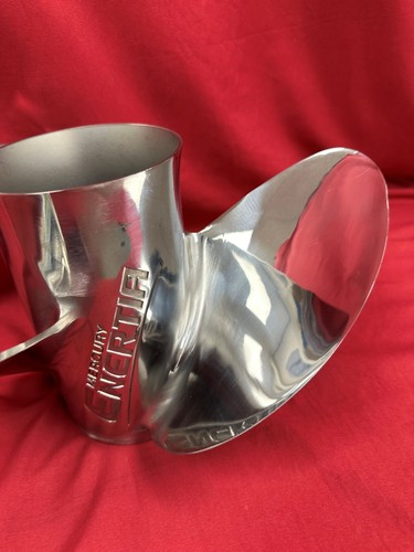 Mercury Enertia Propeller 14.5 x 17" Pitch RH 48-8M0151235 - New - Picture 2 of 6