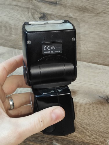 Nikon SB-800 Speedlight Flash - Picture 8 of 14