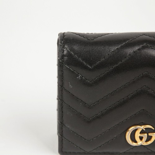 Portefeuille porte-cartes GG Marmont en cuir matelassé noir Gucci 466492 économies