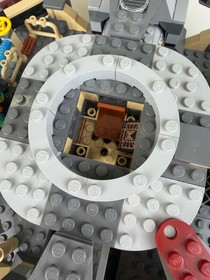 Lego Star Wars Millennium Falcon 4504 Incomplete Read