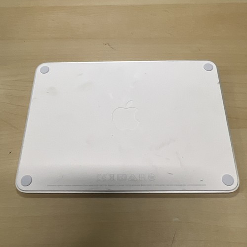 Apple Magic Trackpad - White - A1535 - Wireless - Rechargeable - Photo 3/3