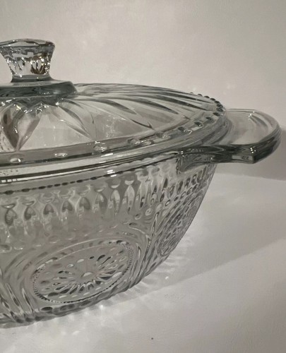 Pioneer Woman Adeline 2.5qt Round Clear Glass Casserole Dish with Glass Lid - Picture 2 of 6