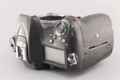 Nikon D7200 ボディ Amazon.com : Nikon D7200 24.2 MP DX-Format Digital SLR Body