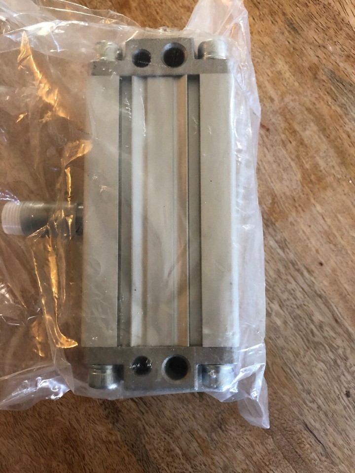 Attuatore Rotativo SMC NCRA1BS50-90CZ, Nuovo Eccetto Confezione, Per Automazione Industriale