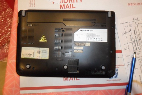 WORKING MEDION AKOYA E1210 LAPTOP - Picture 2 of 3