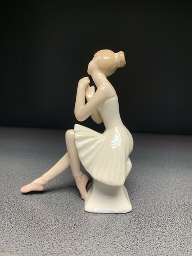 Pavone Figurine porcelain Girl Ballerina White Statue Sculpture 5" MADE IN ITALY - Picture 4 of 5