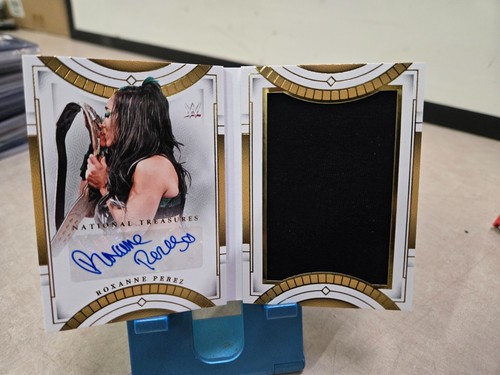 ROXANNE PEREZ /35 AUTO SUPERSTAR BOOKLET PANINI WWE NATIONAL TREASURES 2024