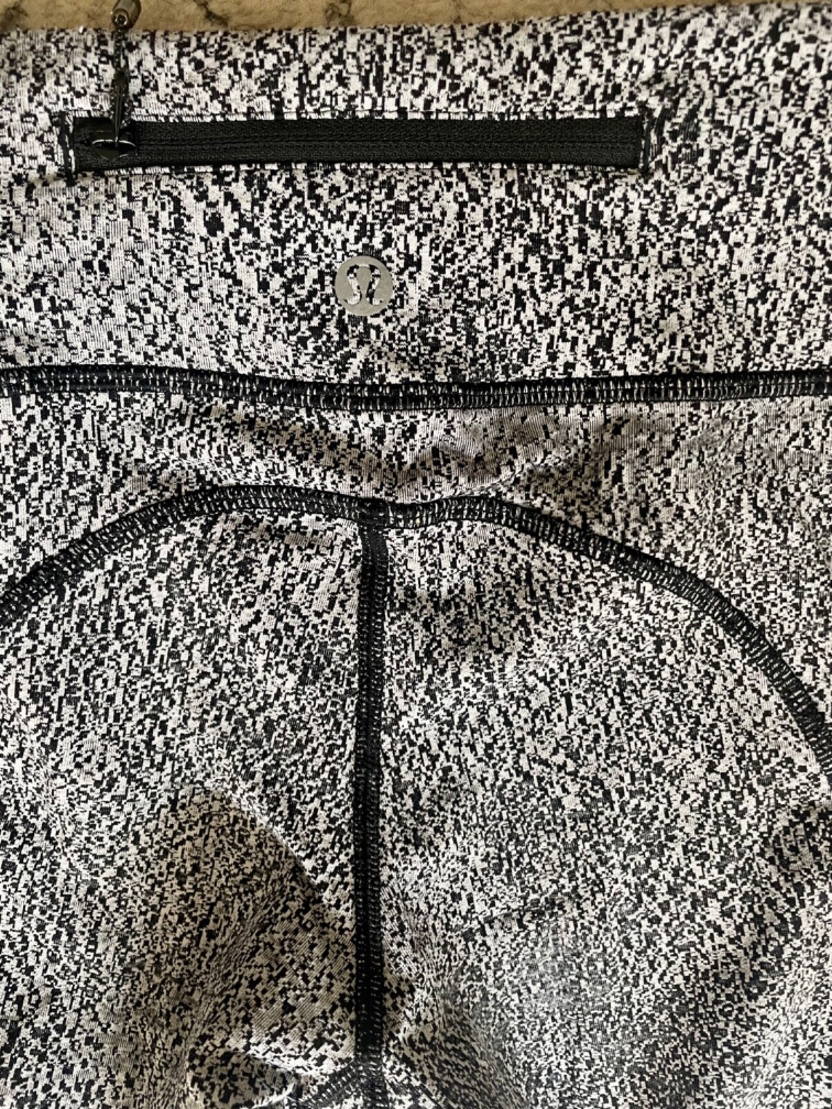 Lululemon Black & White / Solid Black  Accent  Wo… - image 4