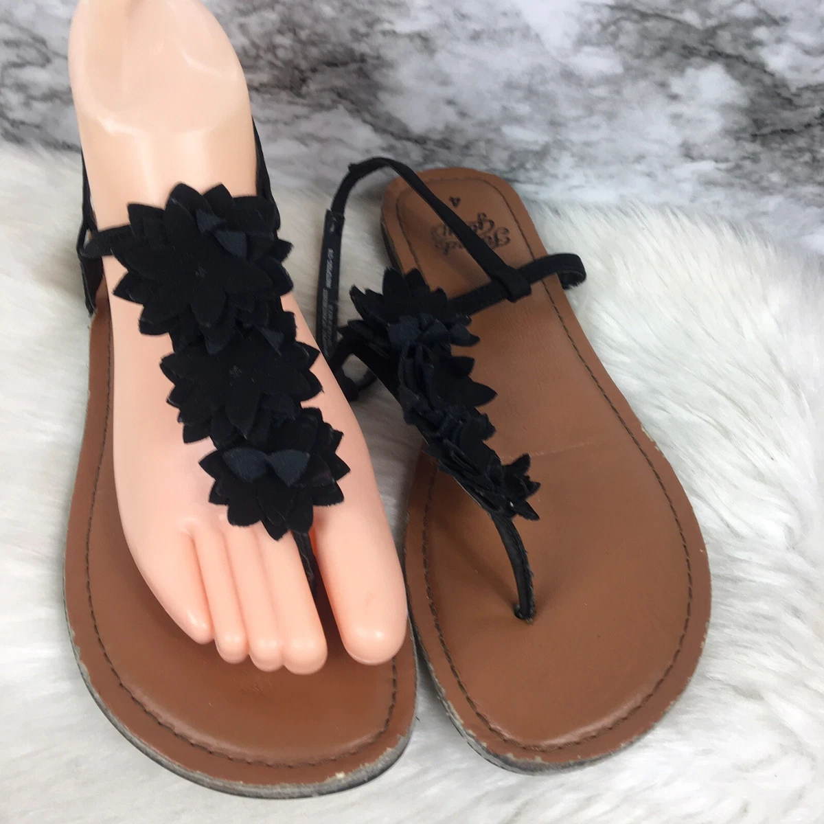 Faded Glory women s sandals size 4 summer Black Flower Thong Strap