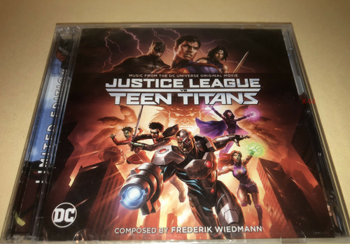 Justice League VS Teen Titans CD soundtrack DC Uni Superman Batman Wonder Woman - Picture 1 of 4