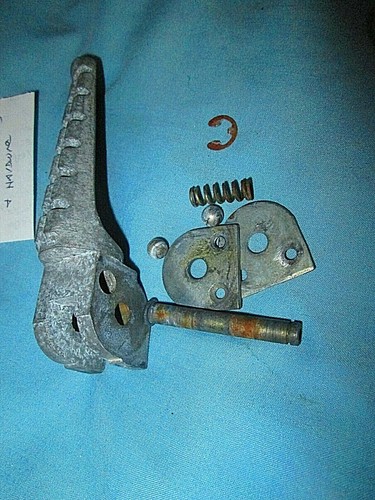 DUCATI OEM 1993-2007 MONSTER RIGHT SIDE PASSENGER FOOT PEG & MOUNTING HARDWARE - Picture 3 of 4