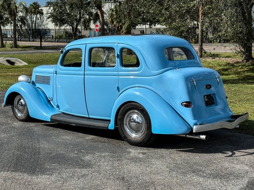 1935 Ford Model 48 Trunkback Fordor Street Rod - Picture 10 of 24