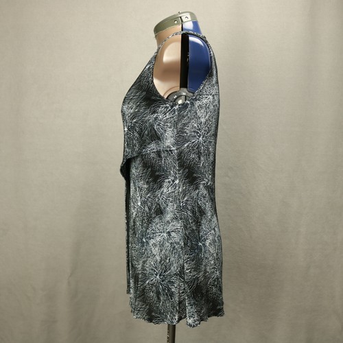 Connected Apparel Micro-Pleat Floral Split-Hem Tunic Tank Top Black & Gray 6 - Picture 7 of 20