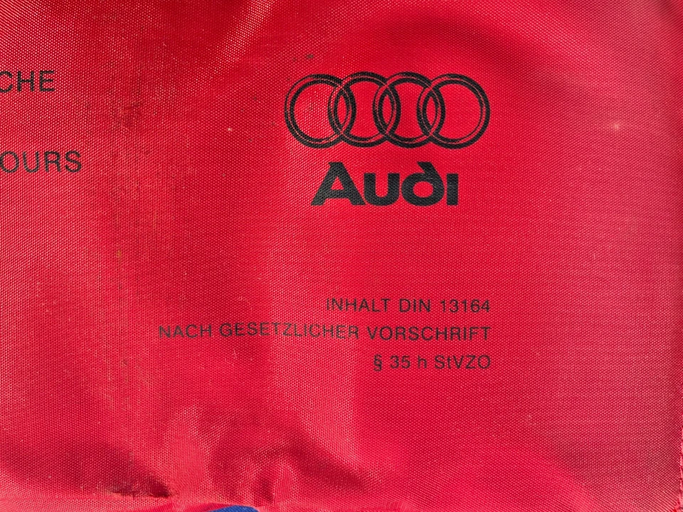 Kit de primeros auxilios Audi A6 C6 Quattro 2005-2011 8E0860281 Hartmann original OEM Foto 2 de 4