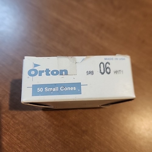 Orton Small Pyrometric Cones SMALL 06, Box of 50 - Foto 2 di 5