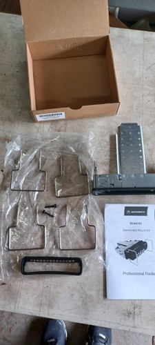 KIT DE MONTAJE DIRECTO EN TABLERO ORIGINAL PARA RADIOS DE 2 VÍAS MOTOROLA - SERIE CDM - Imagen 2 de 4