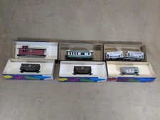 Roundhouse HO Train Cars Lot of 6 READ DESCRIPTION