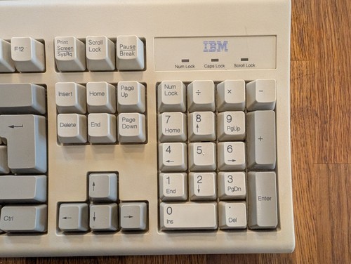 Vintage IBM KB-8926 Wired PS/2 UK QWERTY Keyboard 01H0701 Oct 1997 - Picture 4 of 5