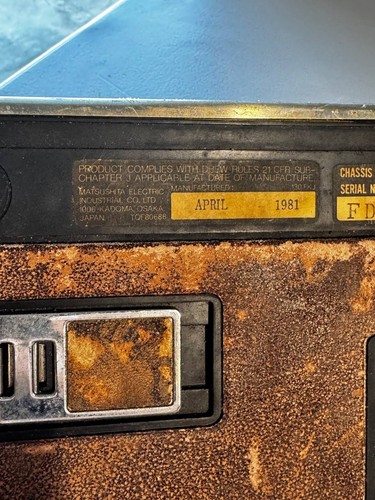 Vintage Panasonic TV/FM-AM Radio - Japan(April 1981) - Not Tested & No Charger - Picture 5 of 7