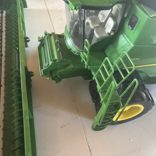 Ertl John Deere S670 Combine W Corn & Bean Heads Lights Up & Sound Clean Works! - Picture 5 of 21