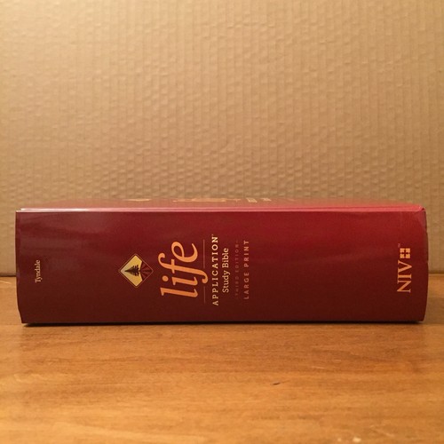 NIV Life Application Study Bible troisième édition GRAND TIRAGE lettre rouge CADEAU - Photo 3/8