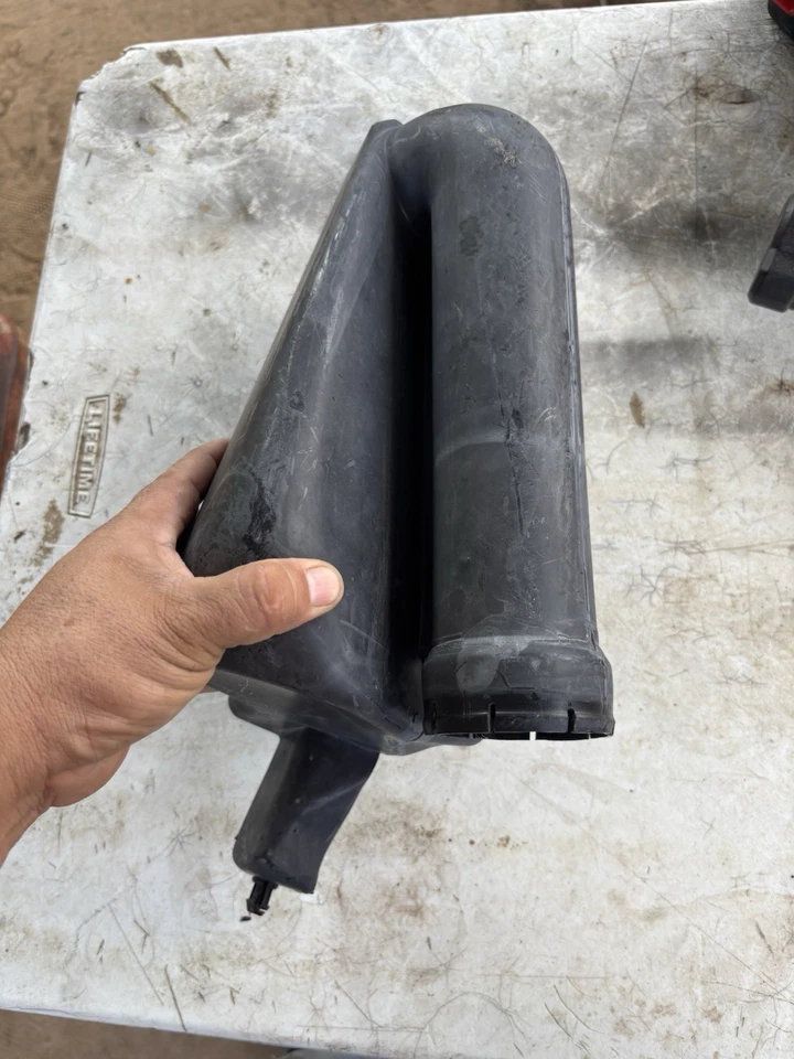 Chevrolet S10 1999 camioneta resonador purificador de aire salida 2200 SFI OEM 15737282 Foto 2 de 4