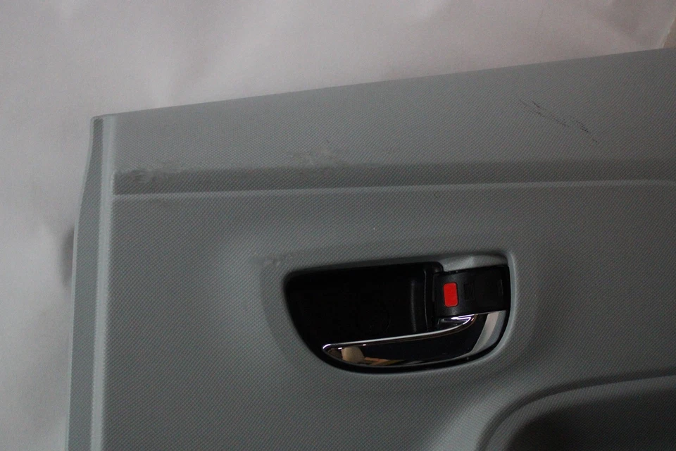 2014 丰田 PRIUS C 后右乘客侧门内部面板原始设备制造商 12 13 14 — 第 3/4 张图片