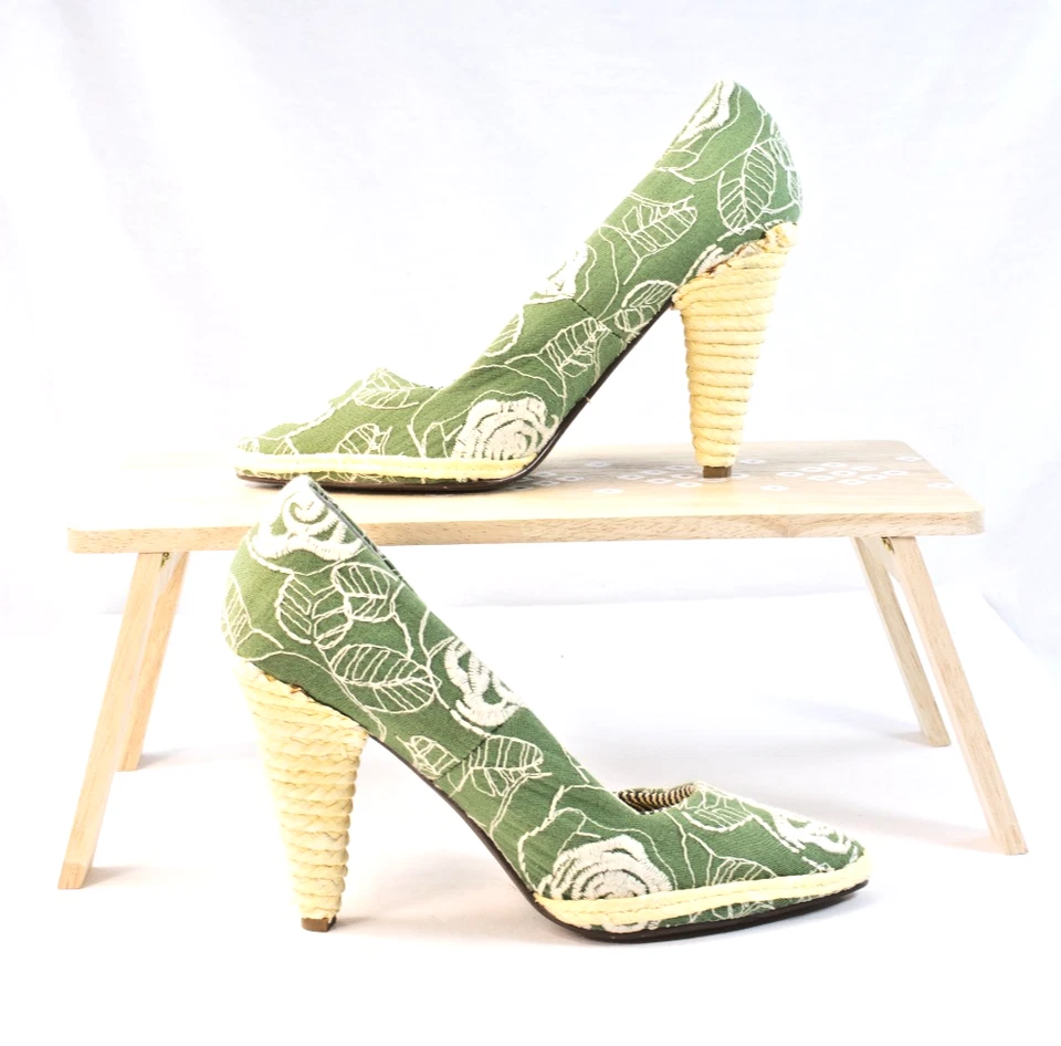 💚 Naughty Monkey Green Floral Embroidered Heels – Size 7.5 – Retro Resort Chic - Image 2 of 4
