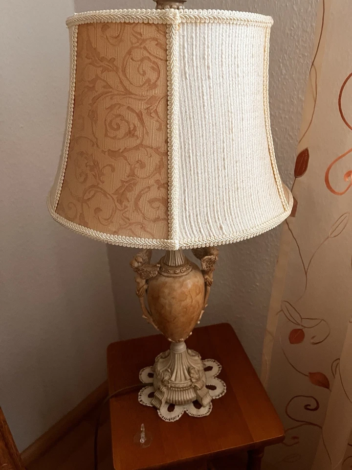 Antike Tischlampe mit Engelfiguren – inkl. Leuchtmittel, funktionstüchtig - Bild 2 von 4