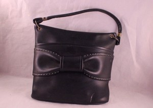 VINTAGE-BLACK-PURSE-HANDBAG-WITH-SHORT-HANDLE