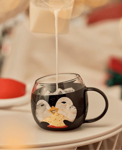 New 2021 China Starbucks Cute Penguin With Christmas Hat 14oz Glass Mug - Picture 6 of 6