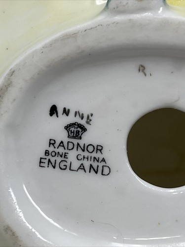 RADNOR Lady ABBE ANNE With Parasol Made in England Bone China Spring Floral - Picture 7 of 9