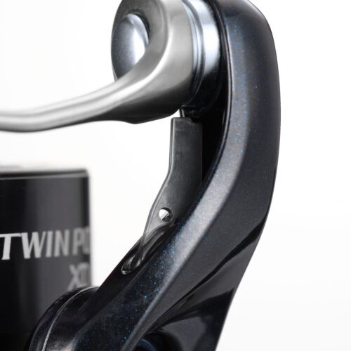 Shimano 25 TWIN POWER XD C3000XG Spinning Reel New in Box - Picture 2 of 5
