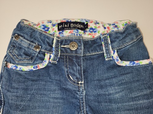 Girls Mini Boden Denim Capri Pants size 5 floral trim - Picture 2 of 3