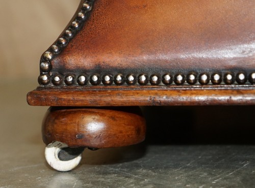 FULLY RESTORED ANTIQUE VICTORIAN BROWN LEATHER CHESTERFIELD TUFTED OTTOMAN STOOL - Picture 9 of 17