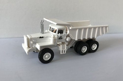 WHITE HO 1/87 MACK LRVSW 6x4 34tons - Ready Made Resin Model  - Picture 1 of 5