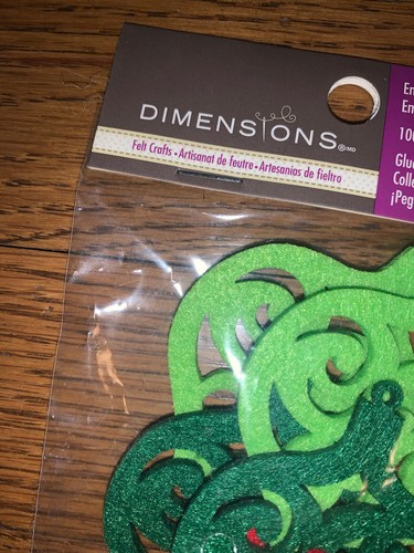Dimensions Needle Felting Embellishments Red Green Ornaments Christmas 6 Pieces - Picture 6 of 8