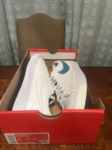 NEW Nike Blazer Low ‘77 (GS) White Aquamarine Size 7Y * Women’s 8.5 * DA4074-122 - Picture 6 of 6