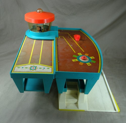 Fisher-Price "Play Family Airport" Vintage 1972 Toy - Picture 12 of 15