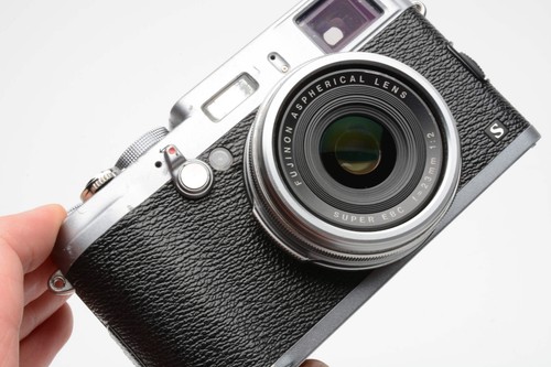 Fujifilm X100S 16.3MP Digital Camera, Parts or Repair - Picture 11 of 11