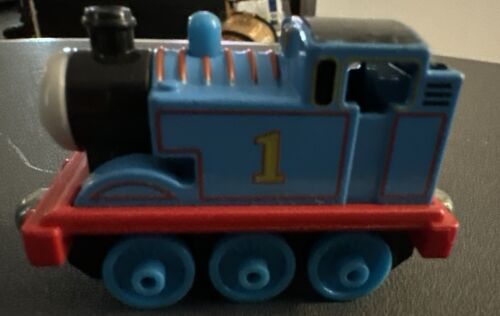 Thomas #1 Thomas and Friends 2012 Take N Play Magnetic Diecast Train Engine - Picture 2 of 6